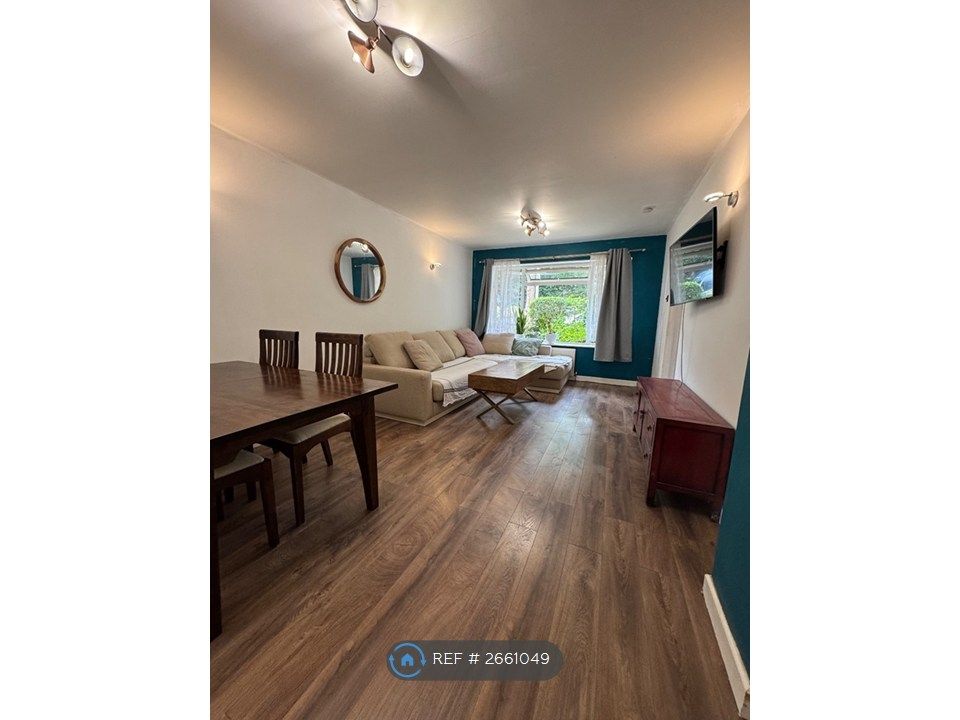 Property photo 1 of 19 Living Room