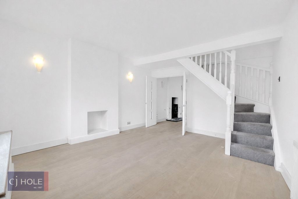 Property photo 2 of 19 Picture No. 23