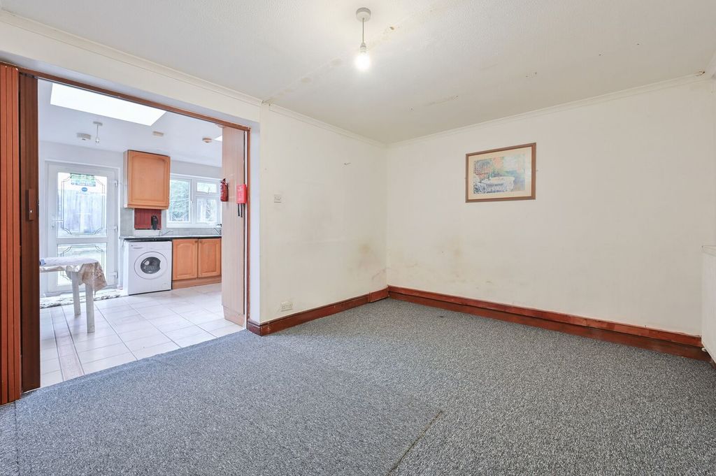 Property photo 2 of 9
