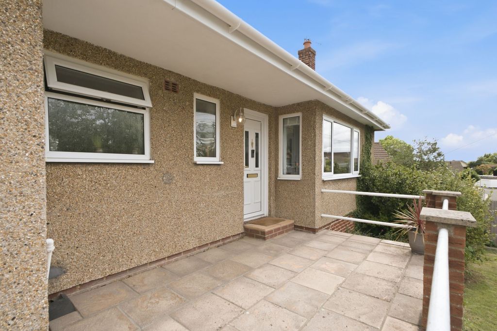 Property photo 3 of 34