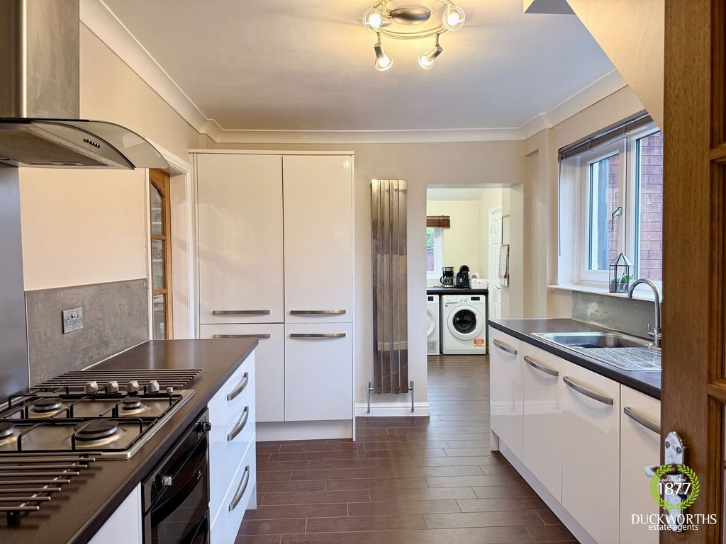 Property photo 3 of 28