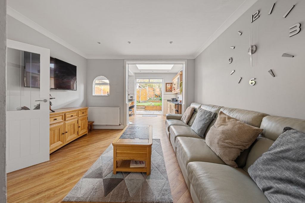 Property photo 2 of 25 5001852