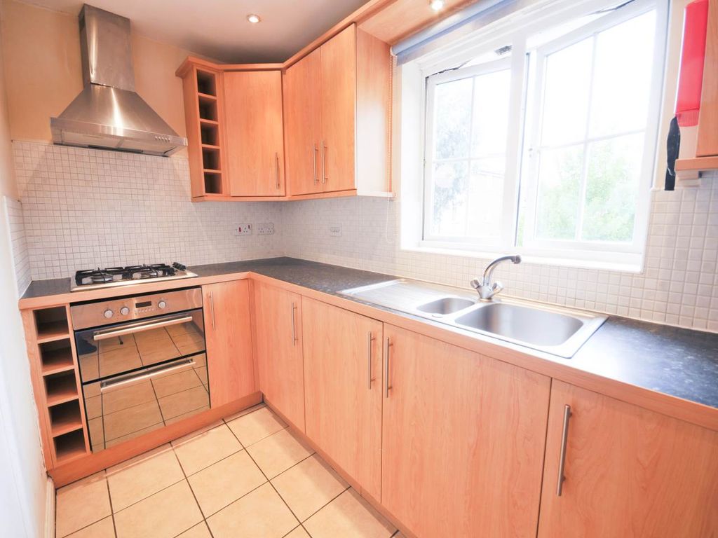 Property photo 2 of 6 Kitchen