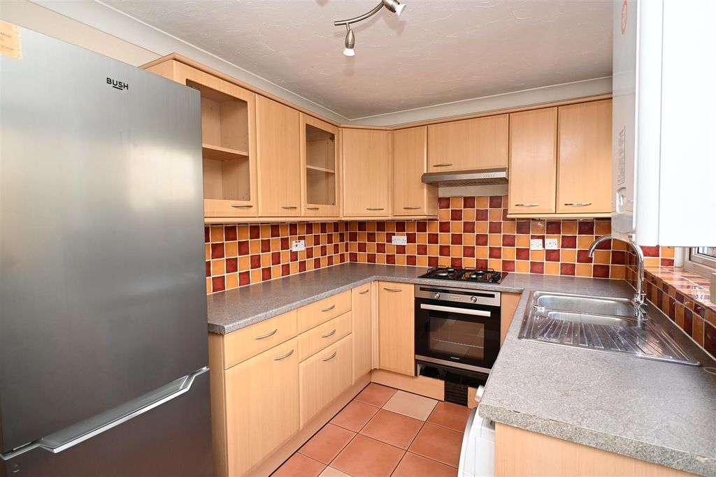 Property photo 2 of 12 Kitchen