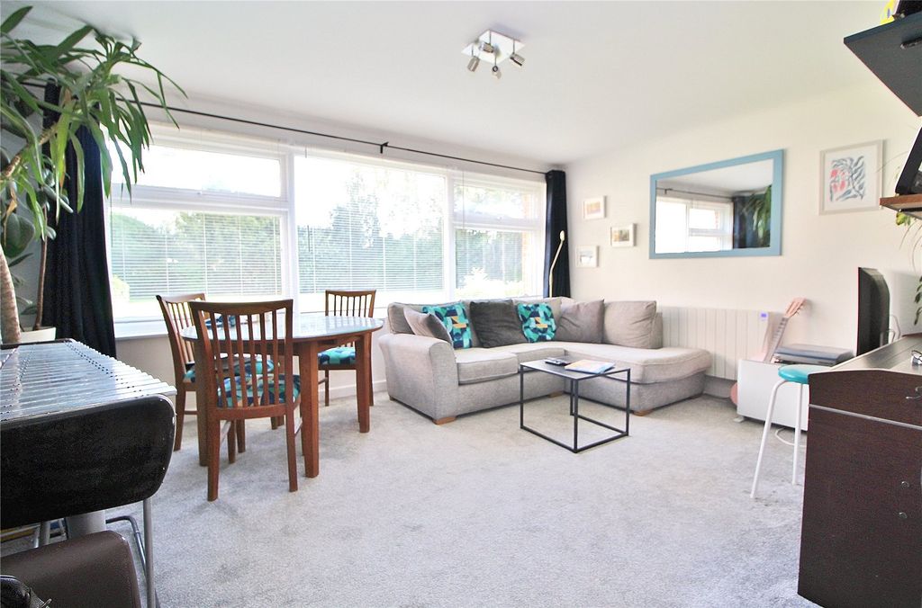 Property photo 2 of 13 Picture No. 32