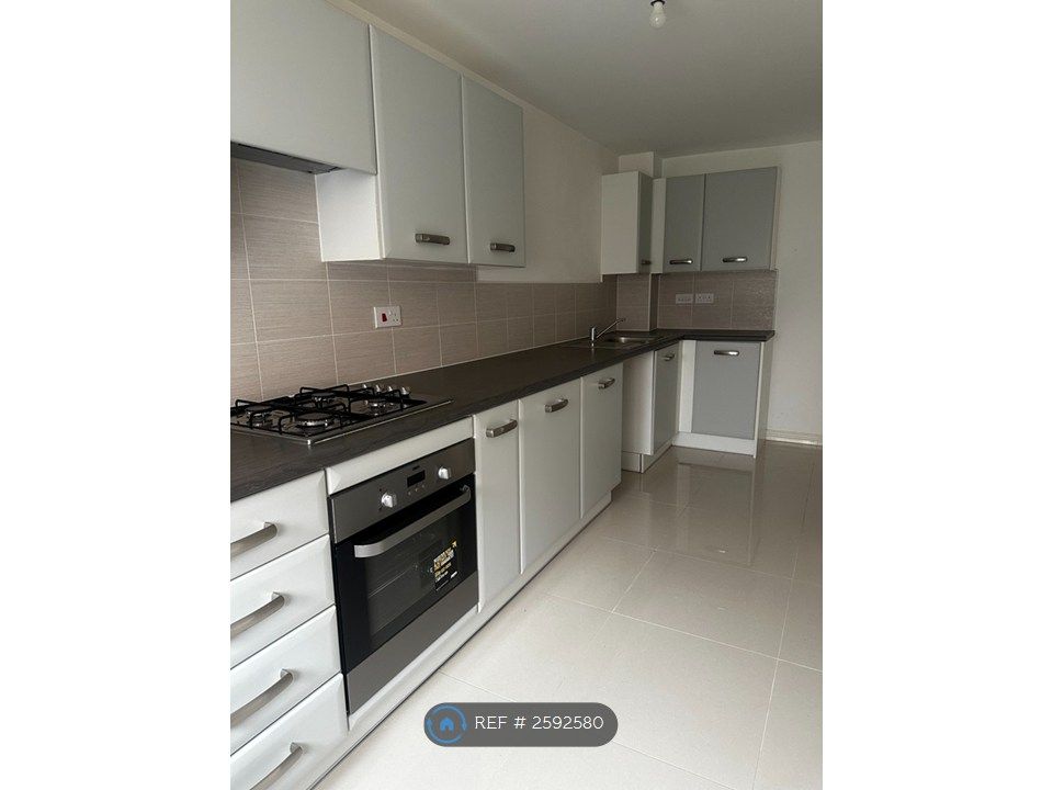 Property photo 2 of 16 Kitchen 1