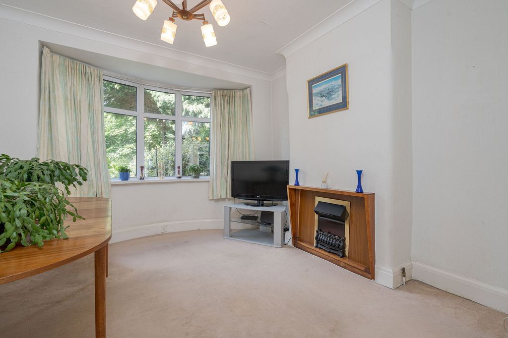 Property photo 2 of 25