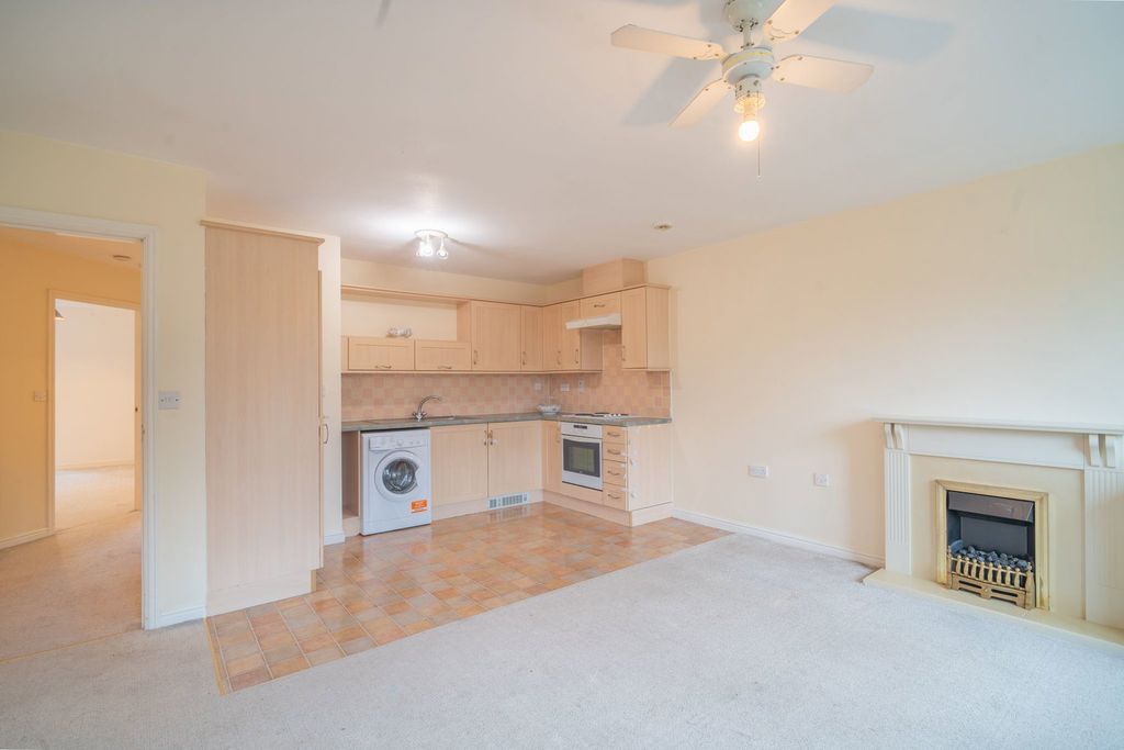 Property photo 3 of 8