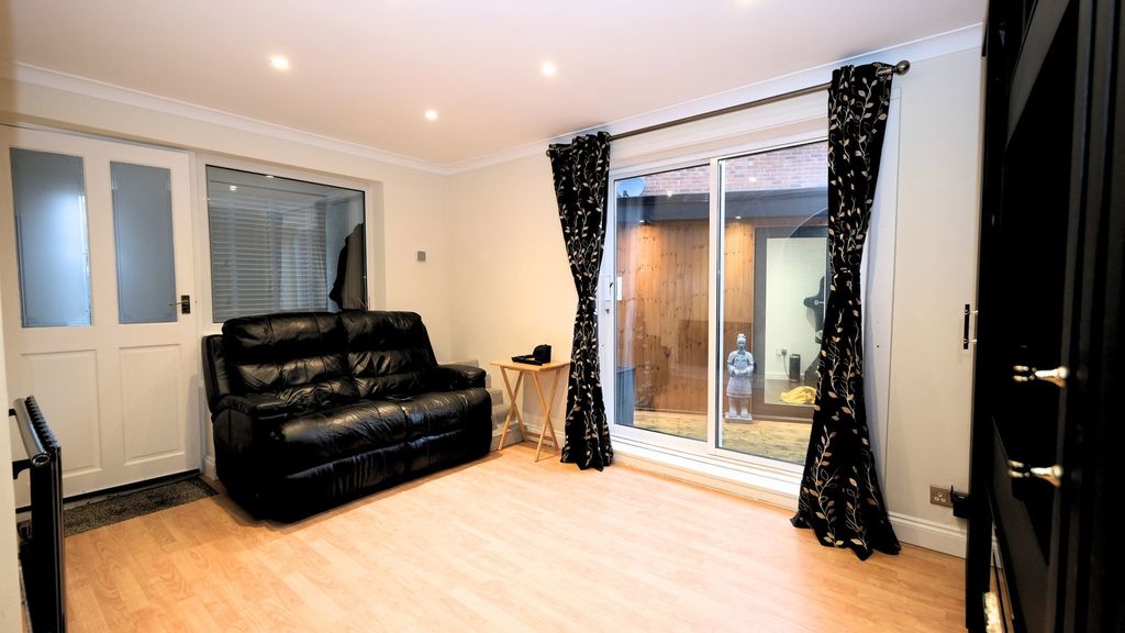 Property photo 3 of 15