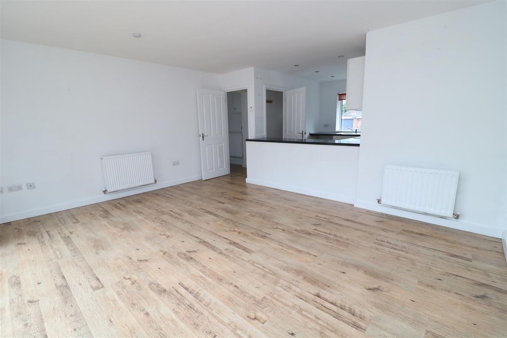 Property photo 2 of 13 Img_2588.Jpg