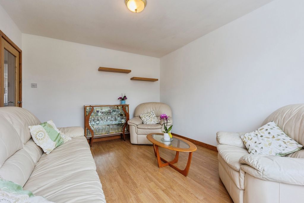 Property photo 3 of 19 Pbox-Img.Jpg