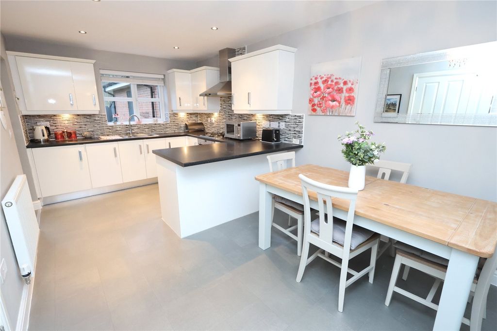 Property photo 3 of 21 Picture No. 04