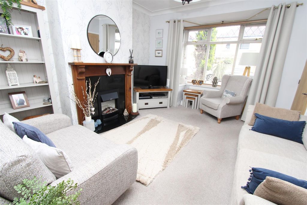 Property photo 2 of 24