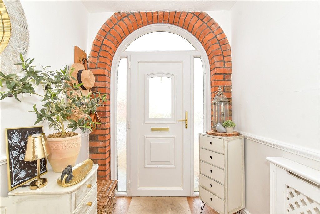 Property photo 2 of 19 Hallway