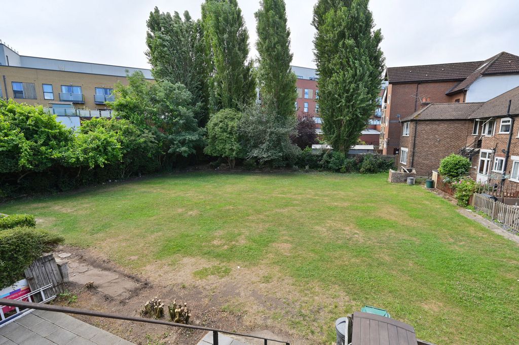 Property photo 3 of 4