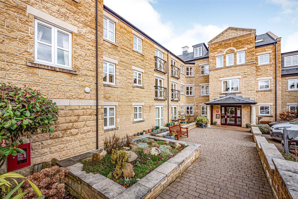 Property photo 1 of 16 Hollis Court- Entrance.Jpg