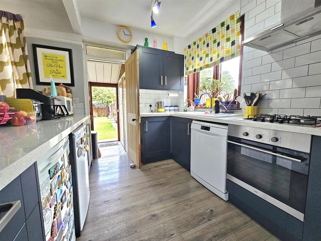 Property photo 3 of 13