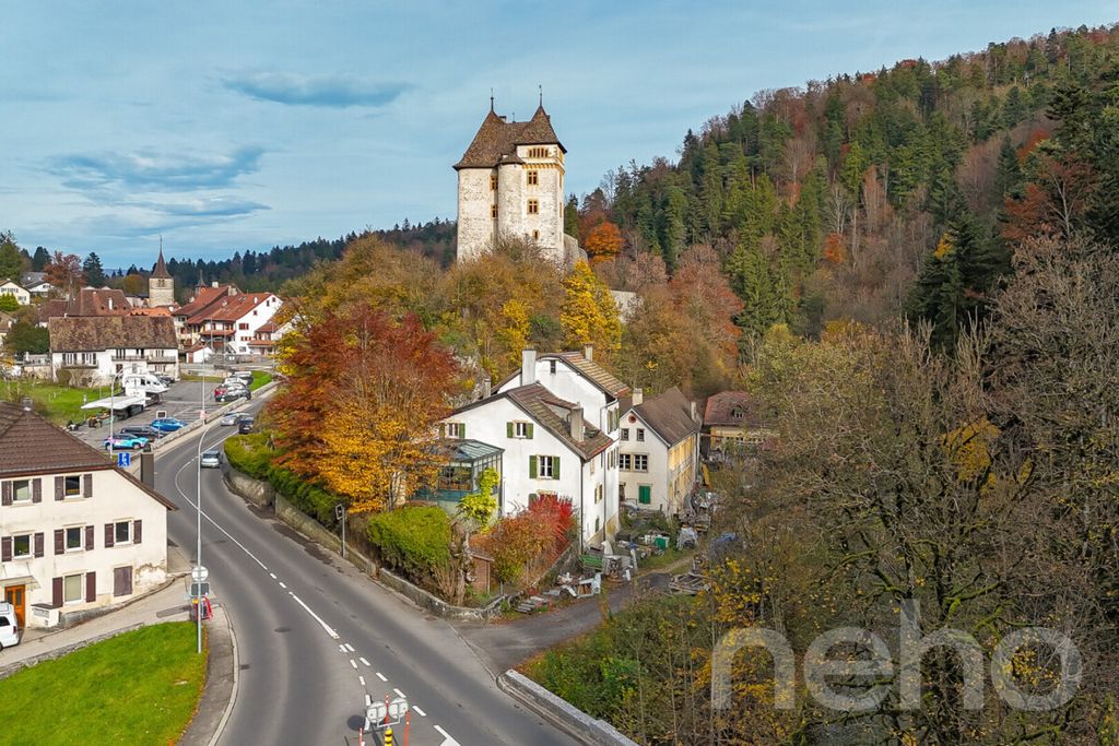 Property photo 2 of 12