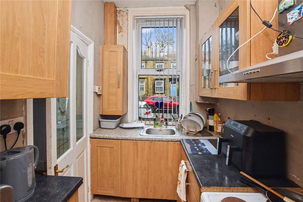 Property photo 3 of 10 Picture No. 02