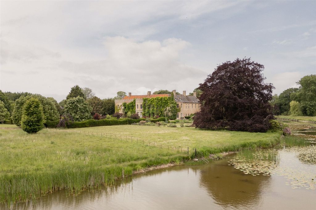 Property photo 1 of 22 Narborough Hall