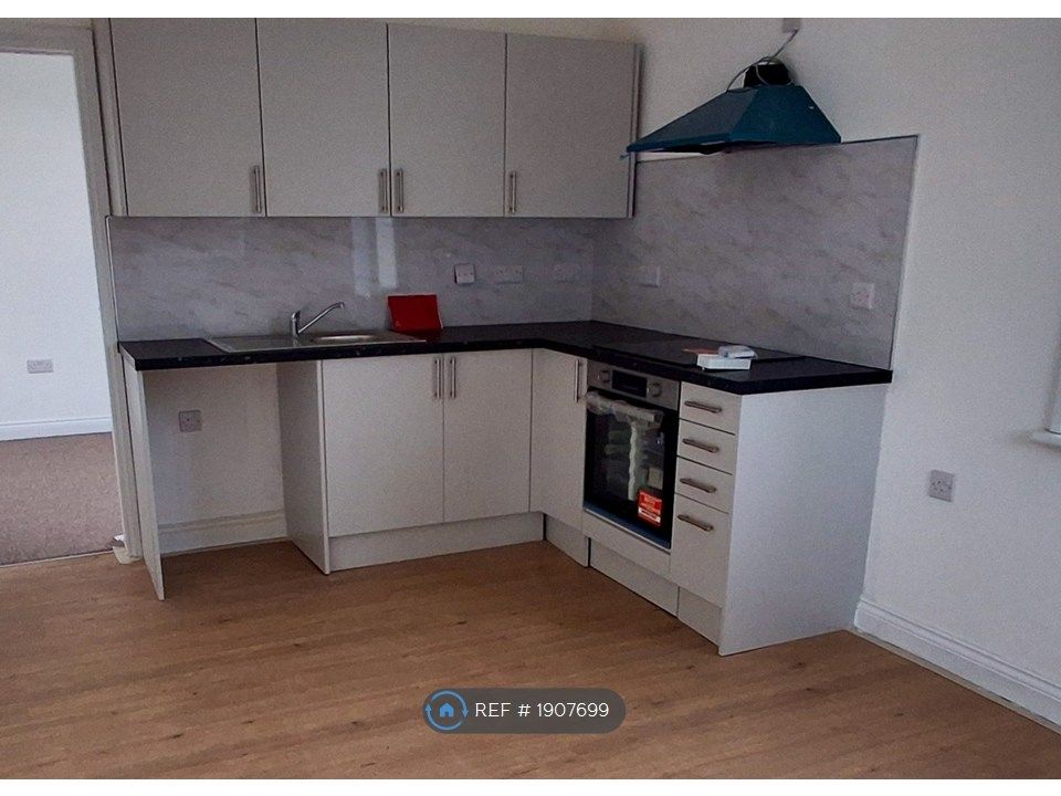 Property photo 3 of 7 Kitchen
