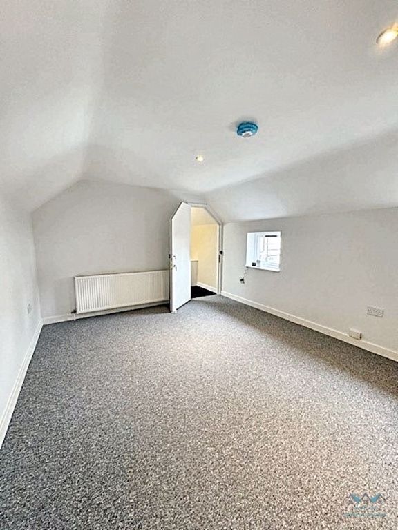 Property photo 3 of 11 Photo 2