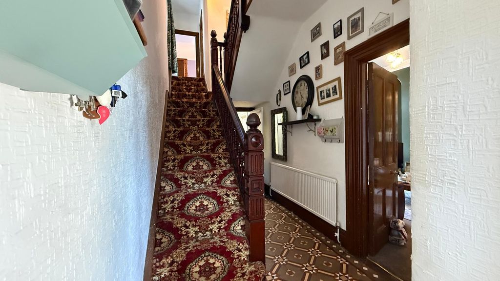 Property photo 2 of 51