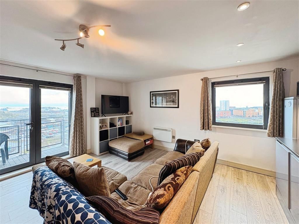 Property photo 2 of 17 Dining Room