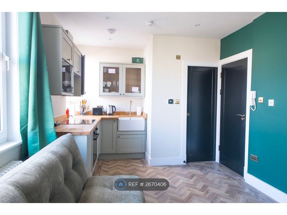 Property photo 2 of 29