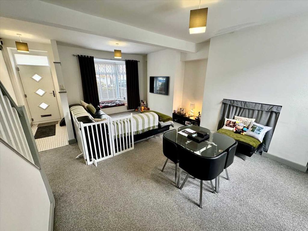 Property photo 2 of 22 Lounge