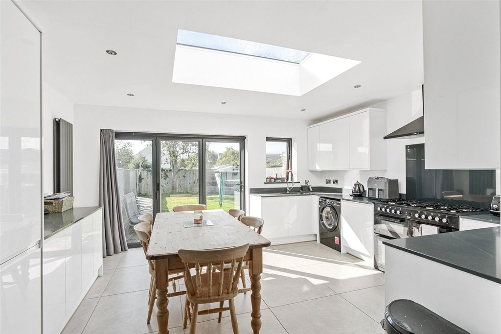 Property photo 3 of 12 Picture No. 04