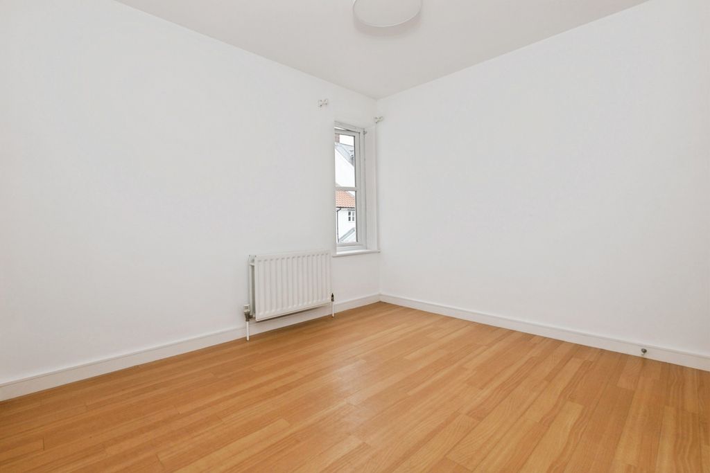 Property photo 2 of 17 Internal