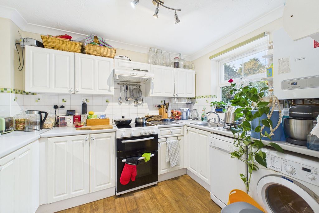 Property photo 3 of 12