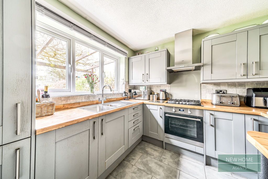 Property photo 2 of 20 Photo 3