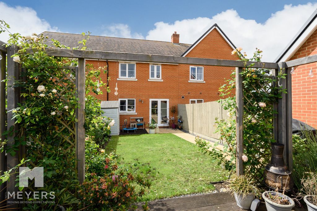 Property photo 2 of 28