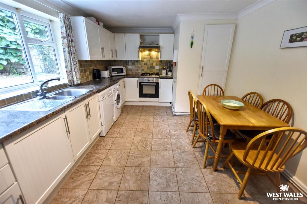 Property photo 3 of 18 8 (28).Jpg