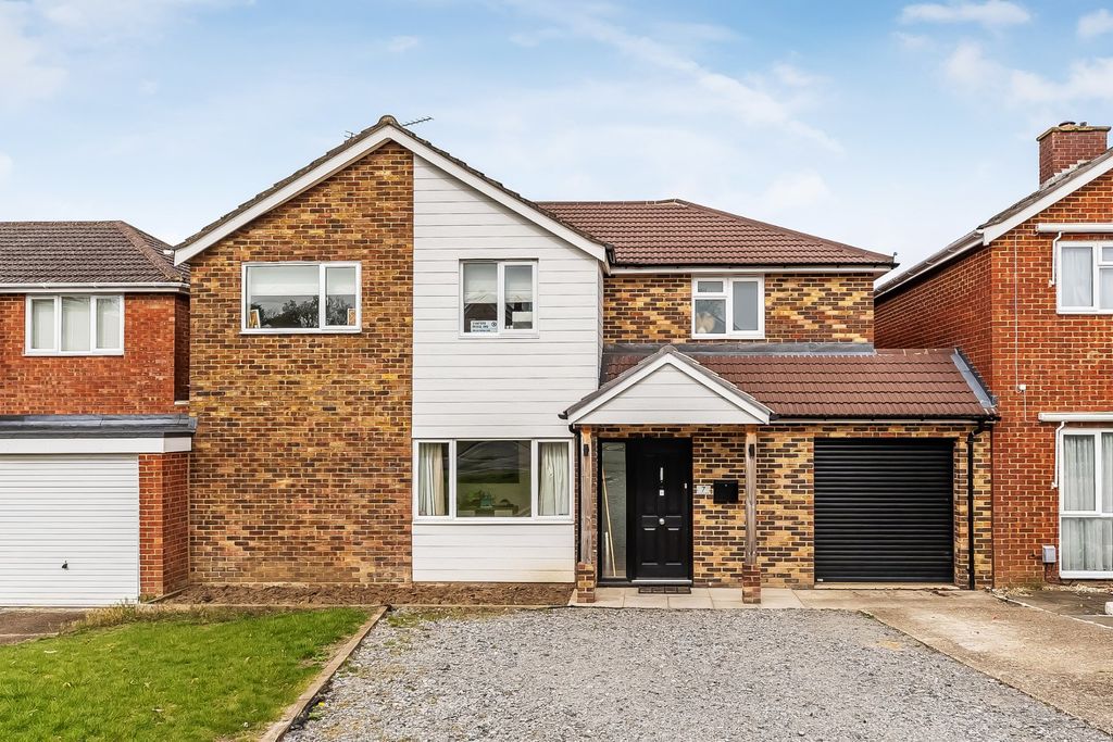 Property photo 1 of 36 Front Aspect