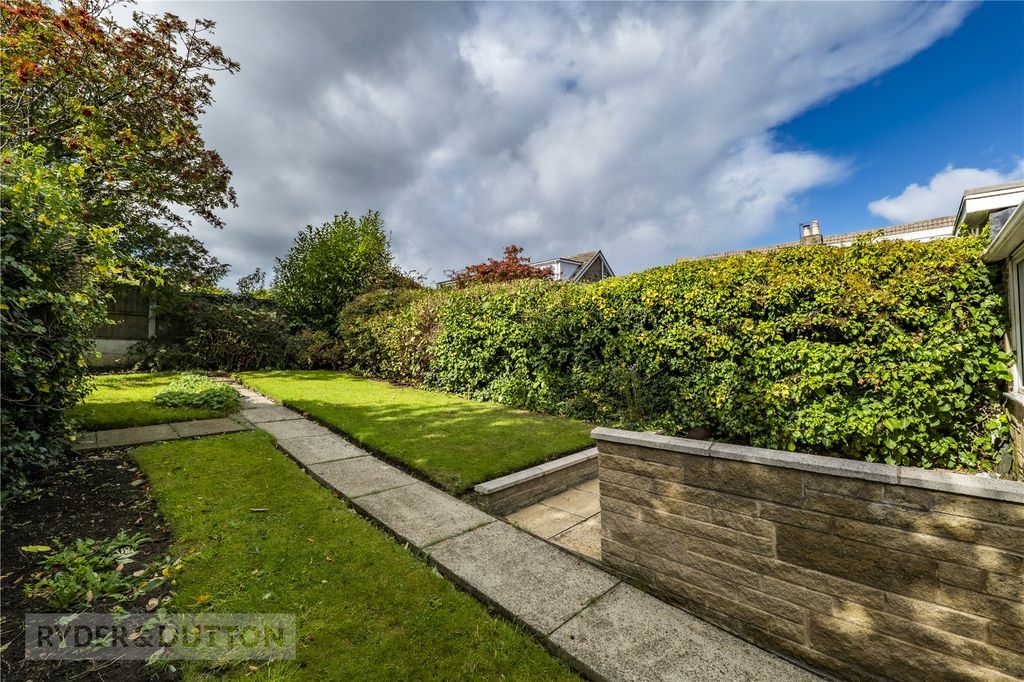 Property photo 2 of 19 Garden