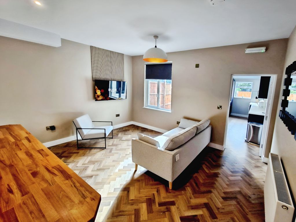 Property photo 3 of 7 87Ca96Dd-Img-2025052
