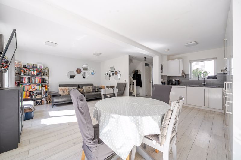 Property photo 3 of 18 Photo 6