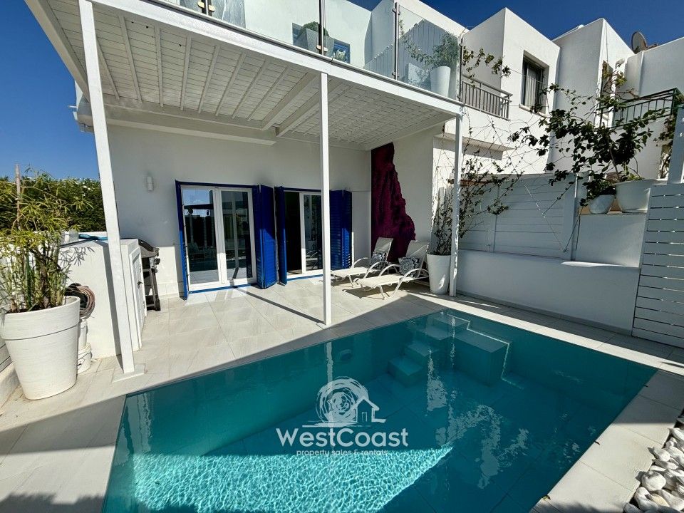Property photo 3 of 42