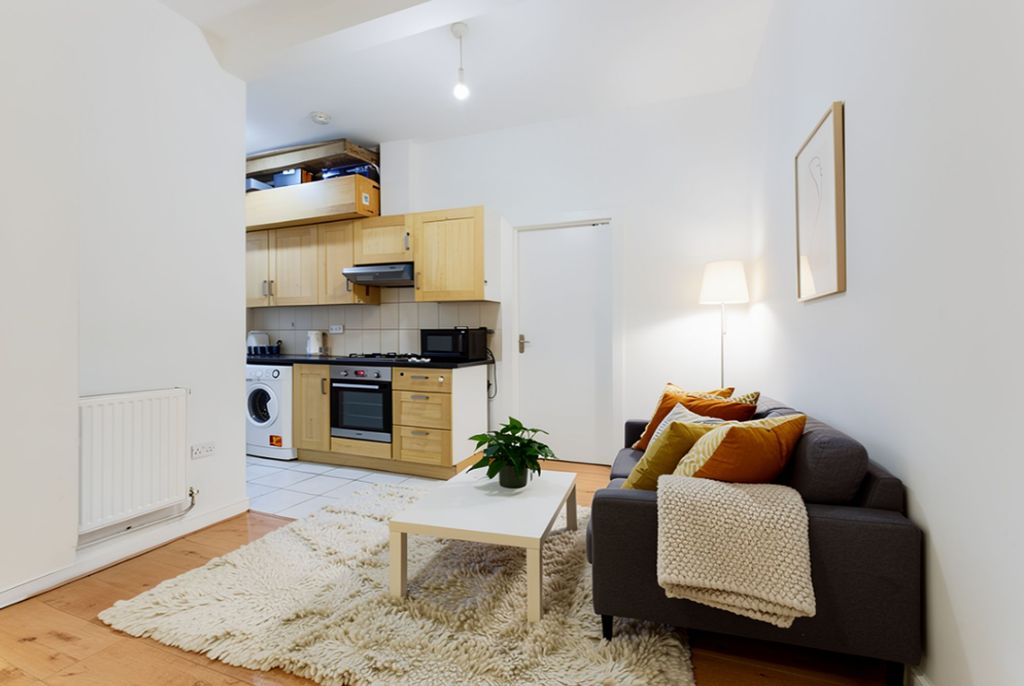 Property photo 2 of 6