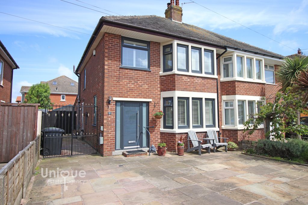Property photo 1 of 27