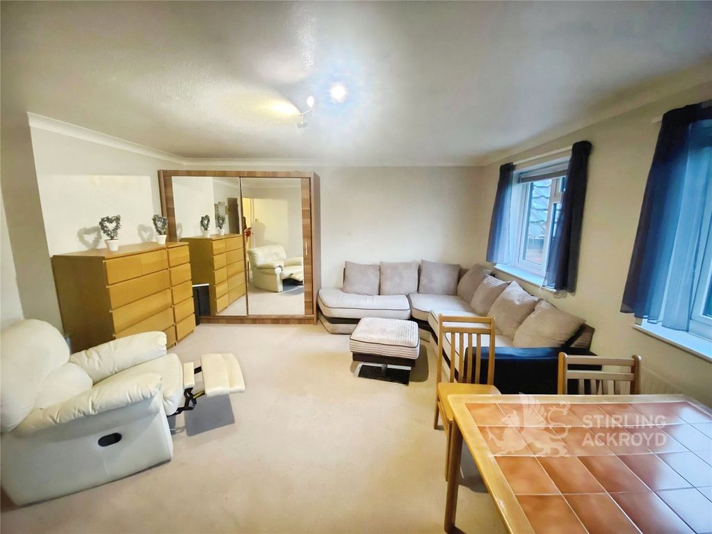 Property photo 2 of 5 Living Room