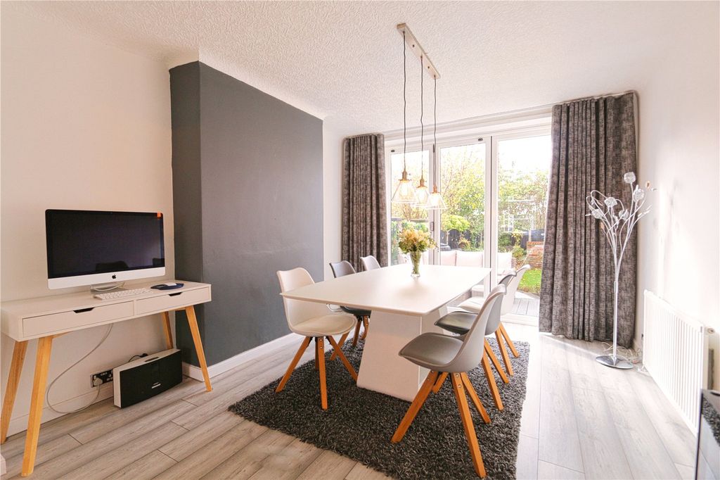 Property photo 3 of 17 Dining Room