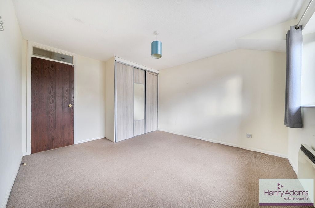 Additional image 4 of 2 bed flat for saleLongmead, Liss GU33
