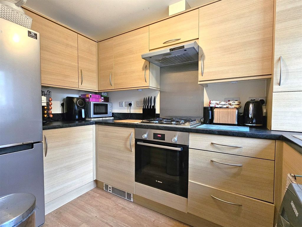 Property photo 3 of 13 Kitchen
