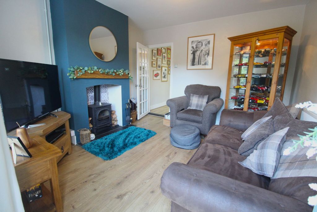 Property photo 2 of 11 Lounge