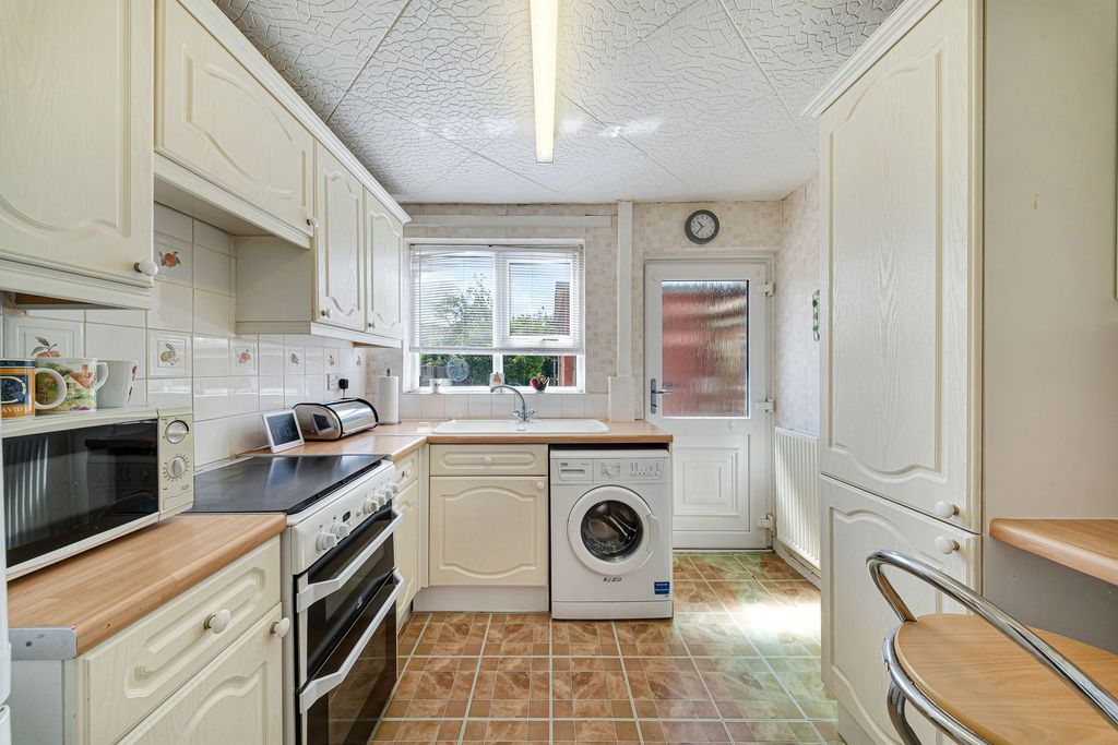 Property photo 2 of 22
