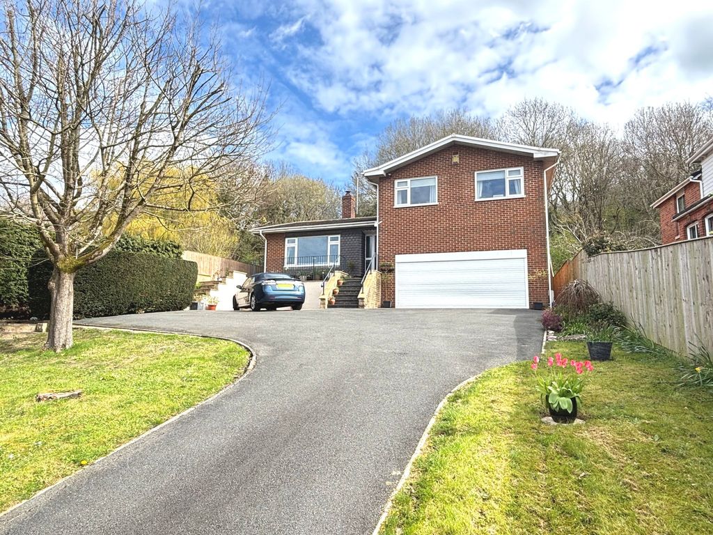 Property photo 1 of 27 Front